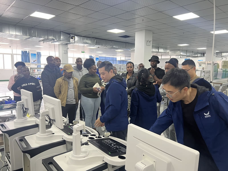 綿陽非洲留學(xué)生團(tuán)參訪我司工廠，共促中外國際交流與商務(wù)合作新篇章！5.jpg